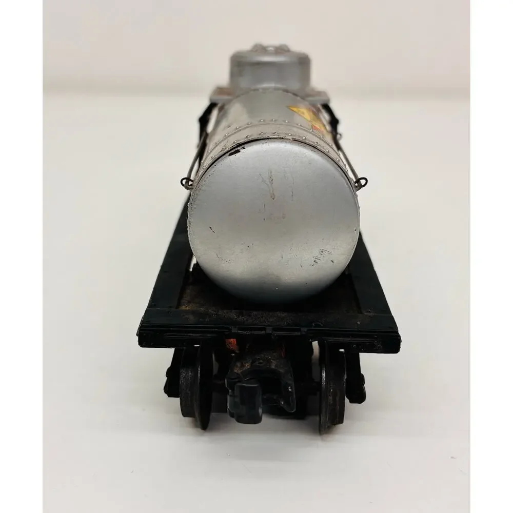 Lionel Postwar Sunoco Single Dome Metal Tank Car 2555